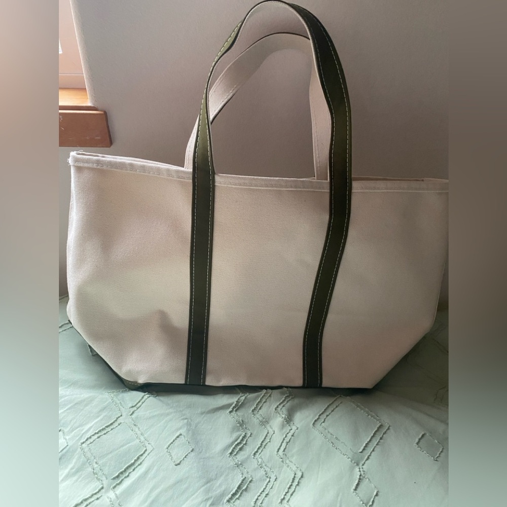 Brand New! LL Bean Boat and Tote size L